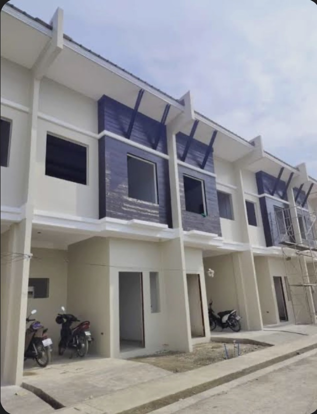 FOR SALE A MODERN TOWNHOUSE IN HENAVILLE HOMES 2 CARCAR CITY, CEBU