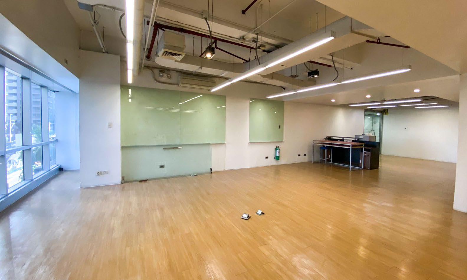 Very Affordable Semi- Fitted Office Space for Rent in Ortigas Center with 24/7 Accessibility