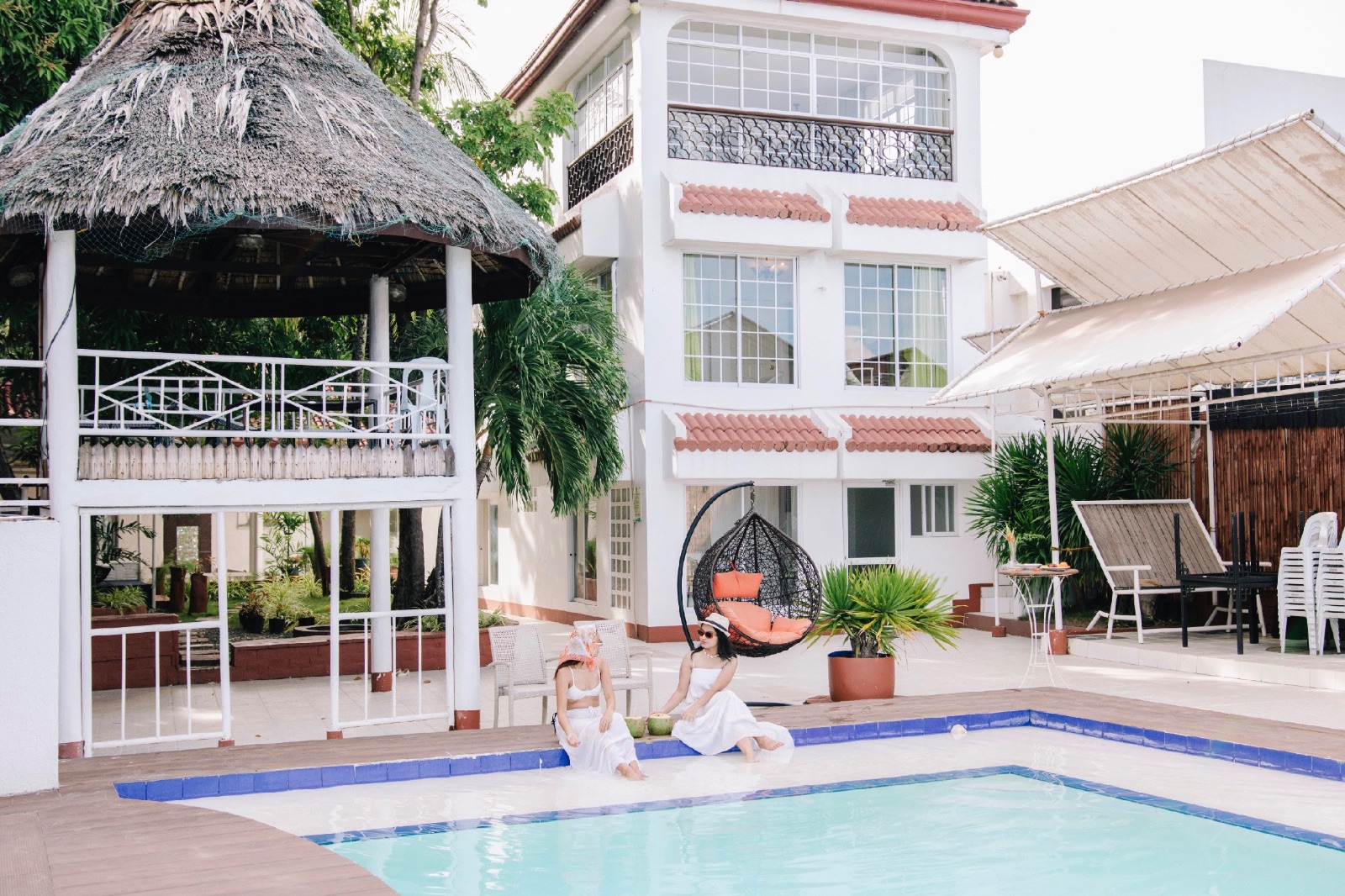 THE SEASIDE VILLA FOR SALE IN COMPOSTELA CEBU