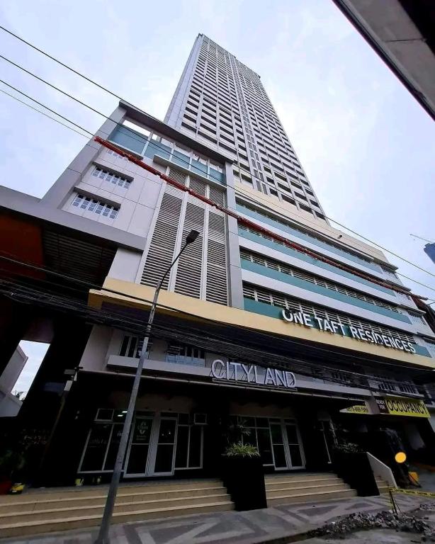 ₱1.3M PRICE DROP! 40 sqm Ground-Floor Commercial Space for Sale in Taft Ave, Manila