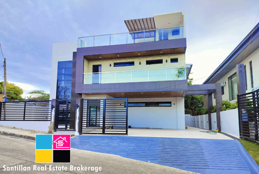Modern Contemporary House with Swimming Pool in Royale Cebu