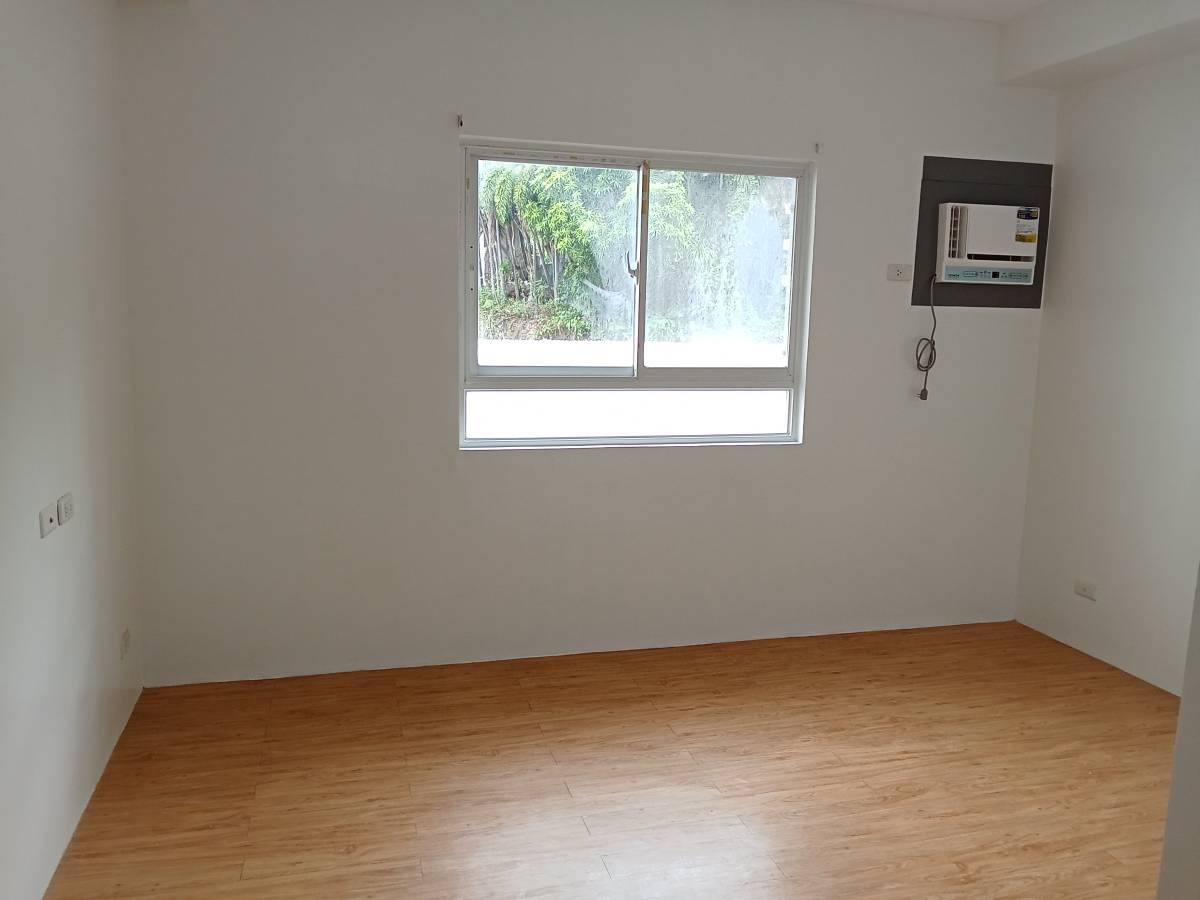 Investment Condo for Sale Studio with Renter Tenant Unfurnished Mivesa Lahug Cebu City