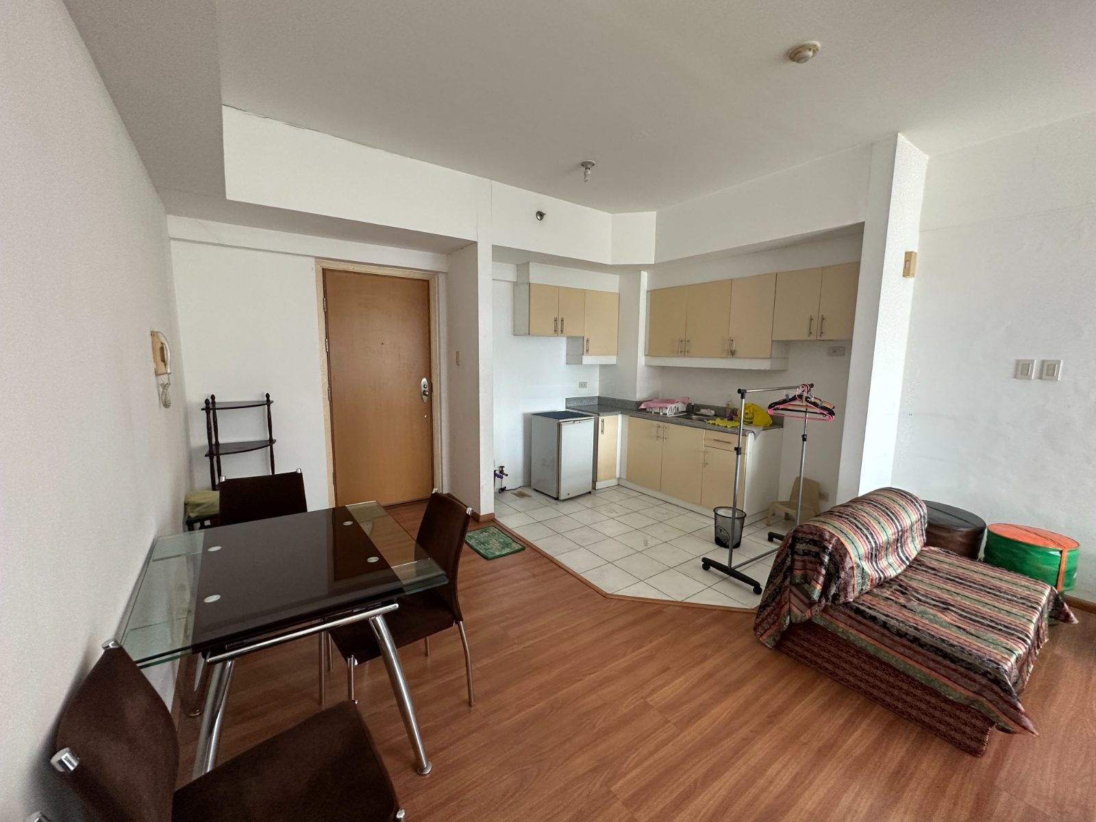 For Sale Studio unit above Robinsons Mall Malate, Manila