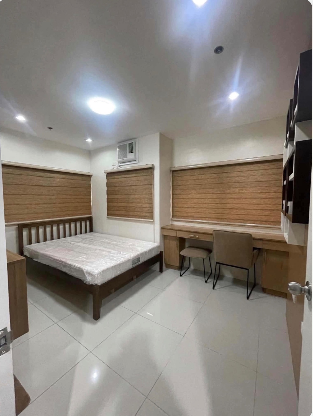 FOR RENT 2 BR IN THE MIDPOINT RESIDENCES IN MANDAUE, CEBU