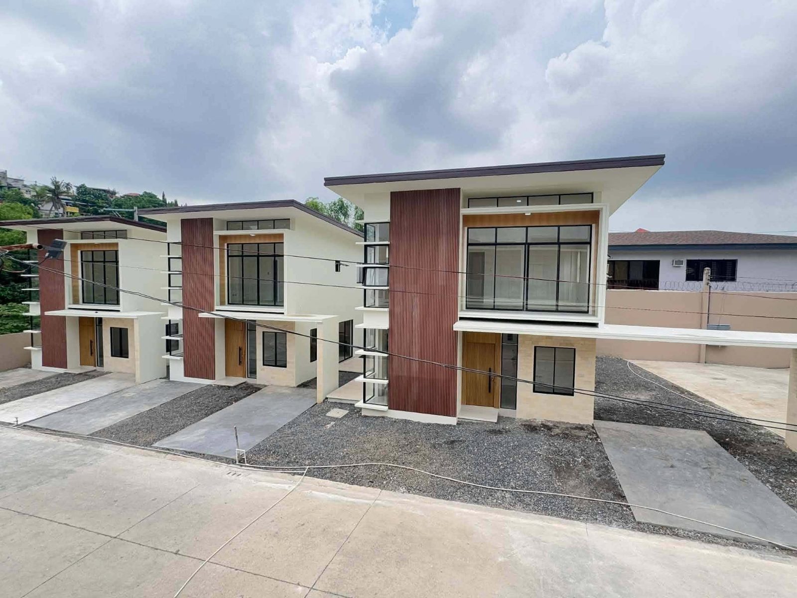 HOUSE AND LOT FOR SALE IN GUADALUPE CEBU CITY