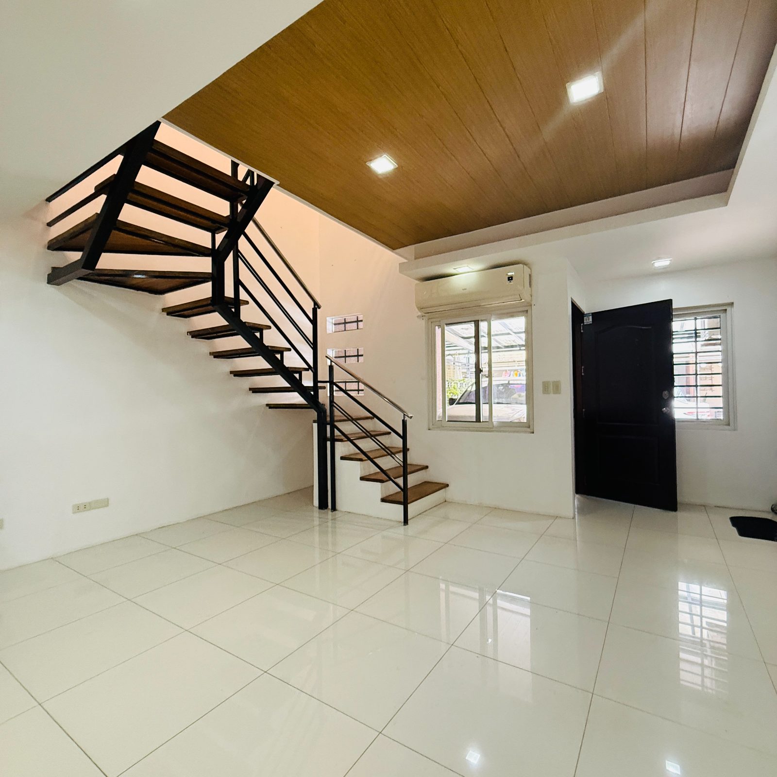 Flood Free 3BR House w/ 2 Car garage in Marikina Heights - for Sale
