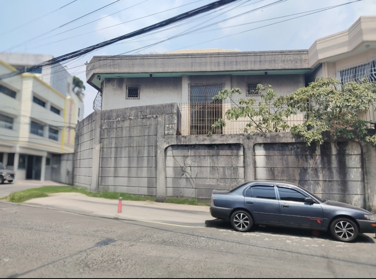 2 storey House & Lot for Sale in Brgy. NS Amoranto, La Loma, Quezon City near Mayon and Retiro