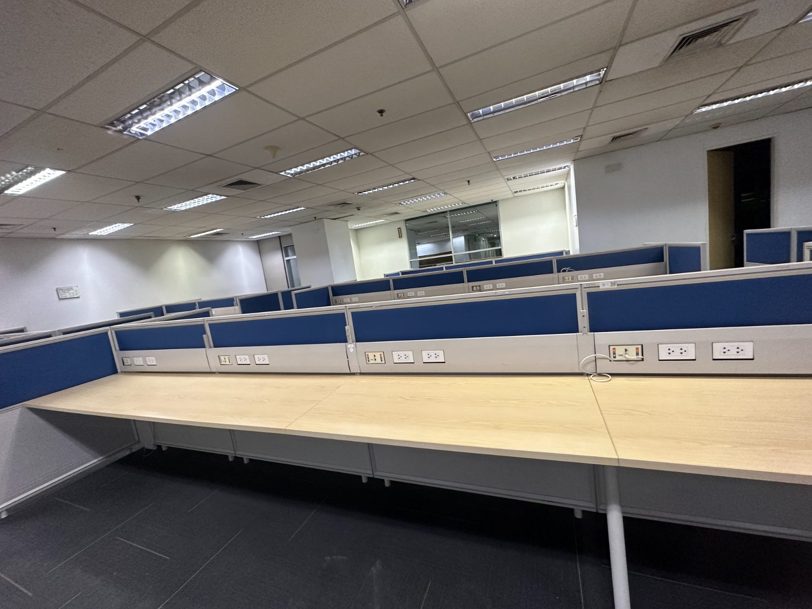For Lease Move- In Ready Affordable Office Space with 204 Workstations for BPO Set-Up in Taguig