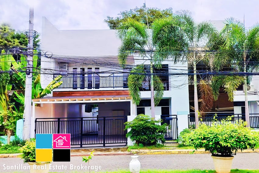 SPACIOUS SEMI-FURNISHED FAMILY HOME IN SANTO NIÑO VILLAGE, BANILAD
