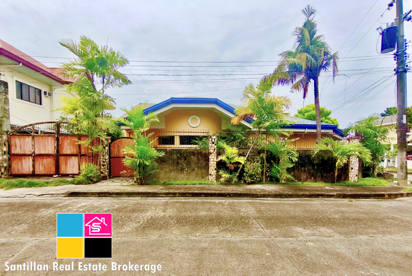 RUSH SALE! Corner House & Lot in Royale Consolacion, Cebu