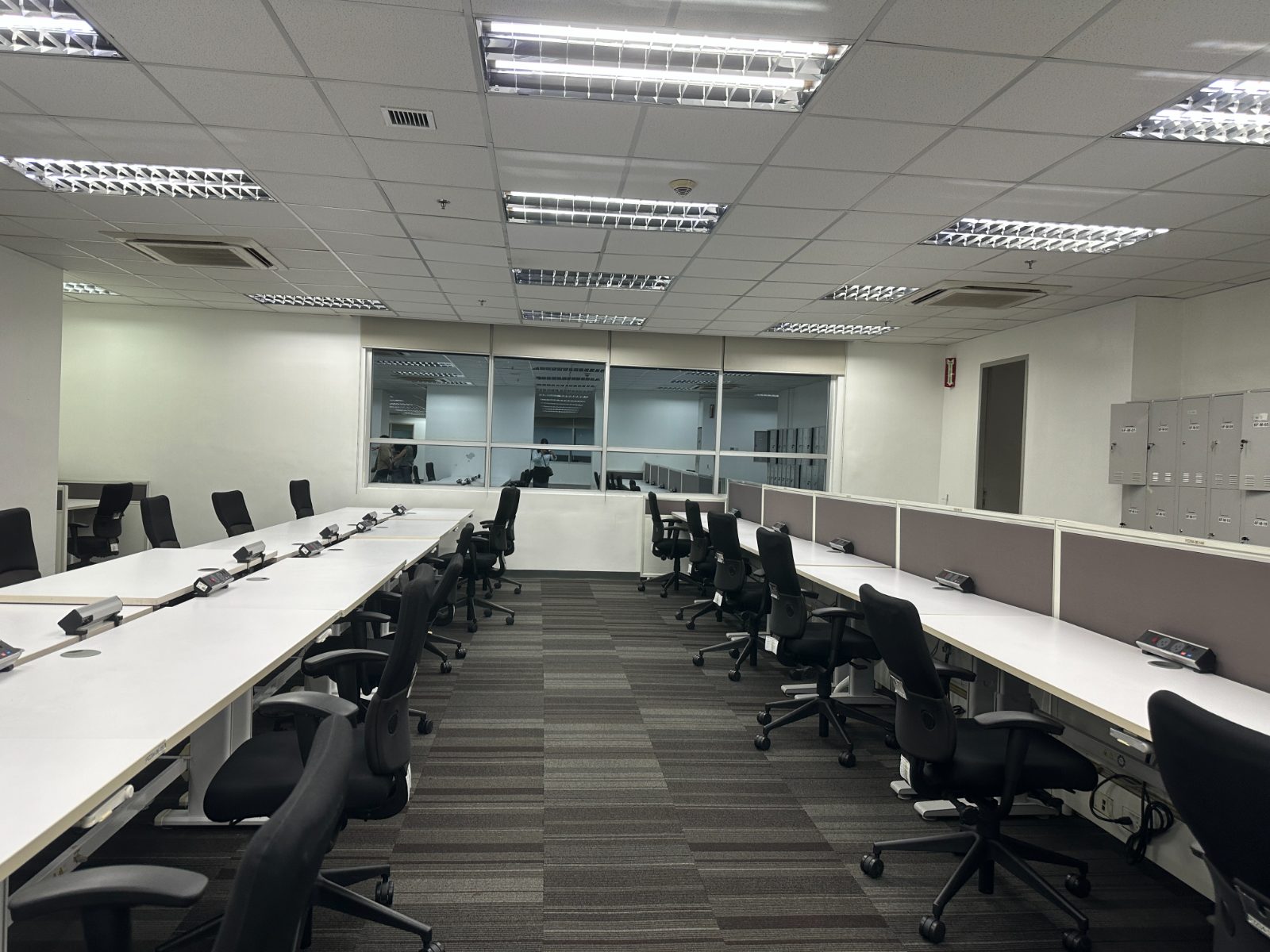 Fully- Furnished Affordable Office Space in Taguig with 118 Production Seats in a BPO Setting for Lease