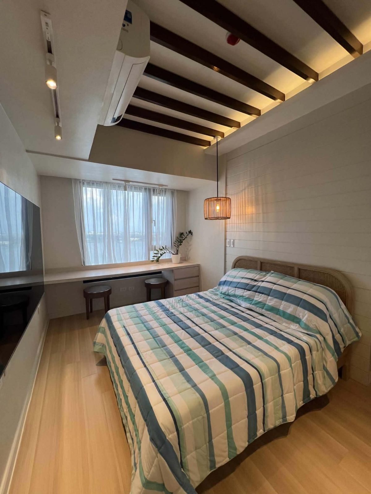 For Rent: 2BR with balcony and parking in Mandani Bay Cebu