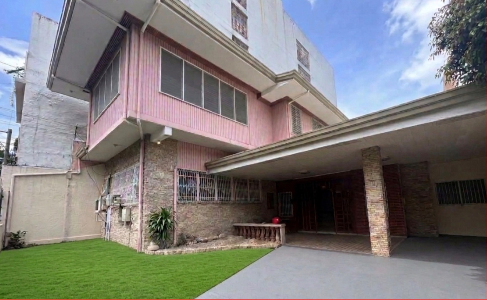 NEW HOUSE & LOT 4 BR FOR RENT AT ESCARIO ST., CEBU CITY